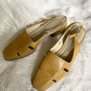 🌼Vintage leather sandals